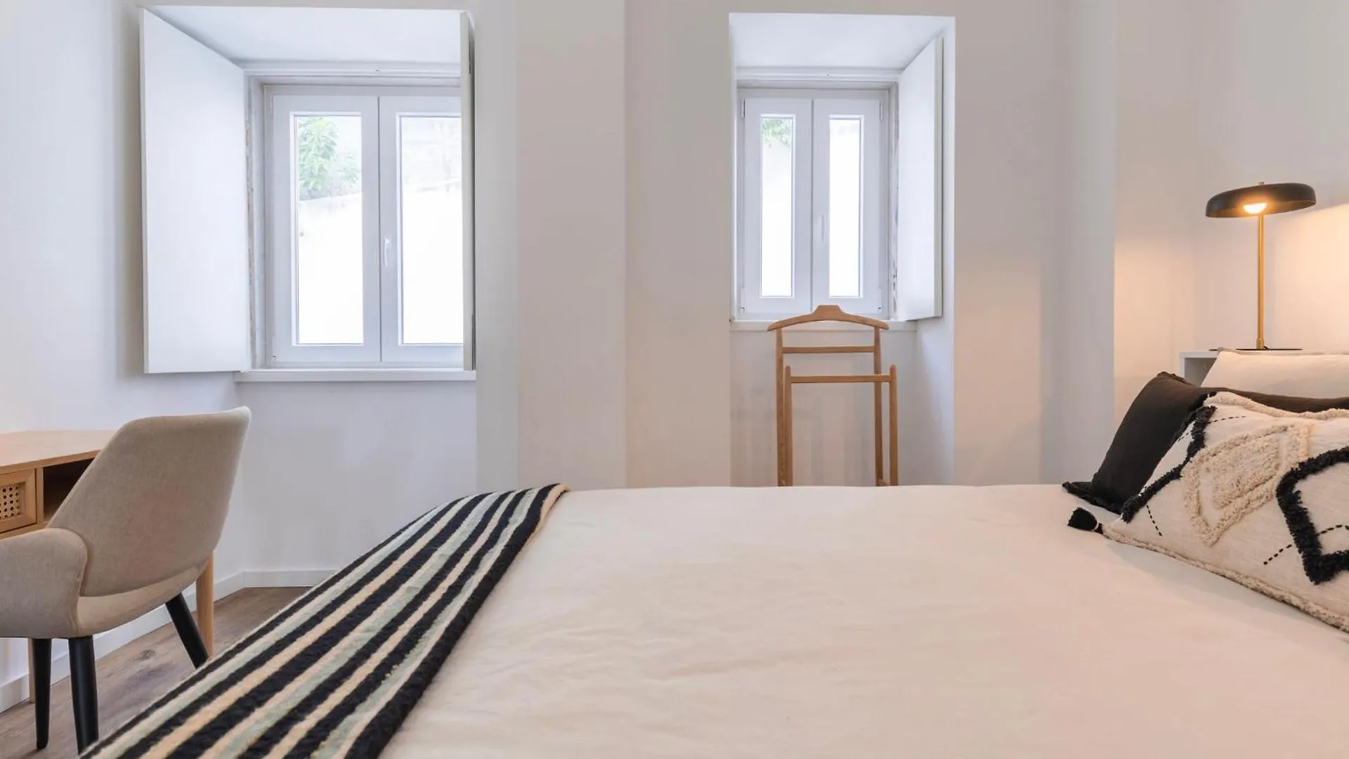 2Bdr Charming Apartment In Graca By Lovelystay Lisbon Portugal