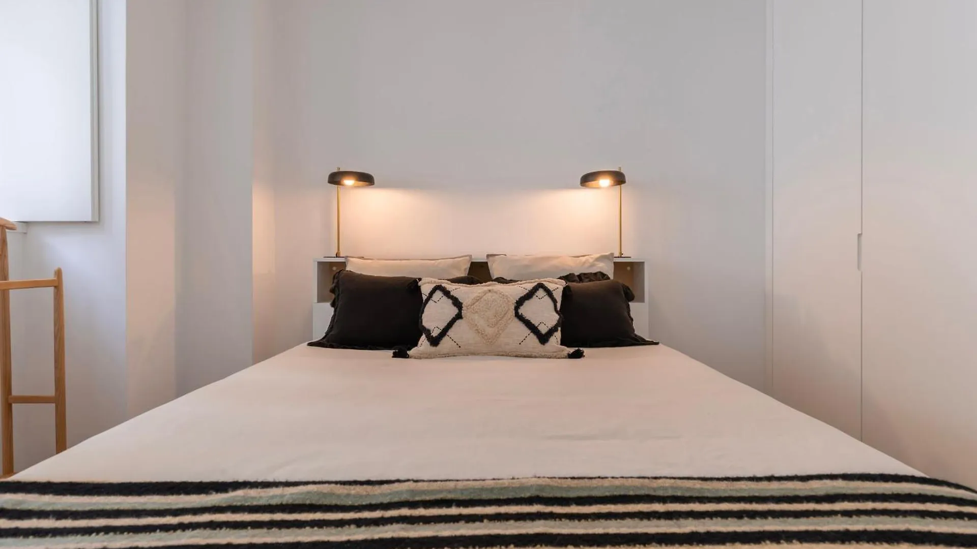 2Bdr Charming Apartment In Graca By Lovelystay Lisbon 0*,