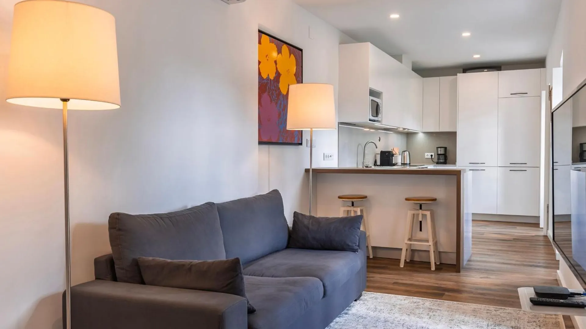 2Bdr Charming Apartment In Graca By Lovelystay Lisbon