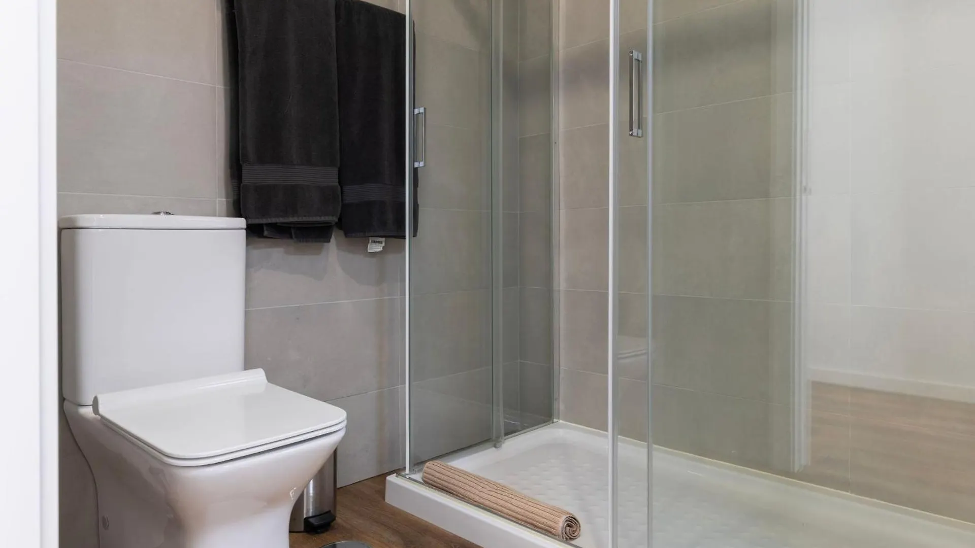 2Bdr Charming Apartment In Graca By Lovelystay Lisbon