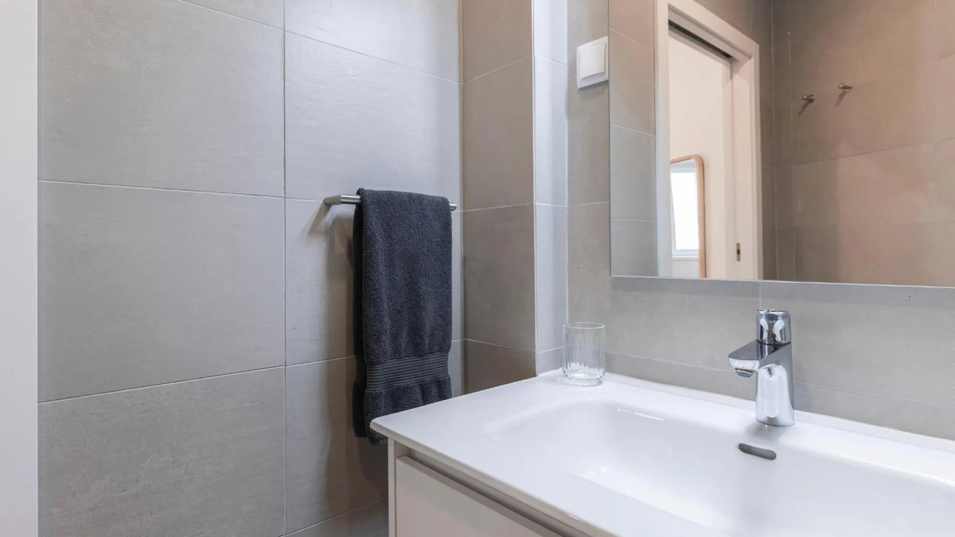 2Bdr Charming Apartment In Graca By Lovelystay Lisbon 0*,