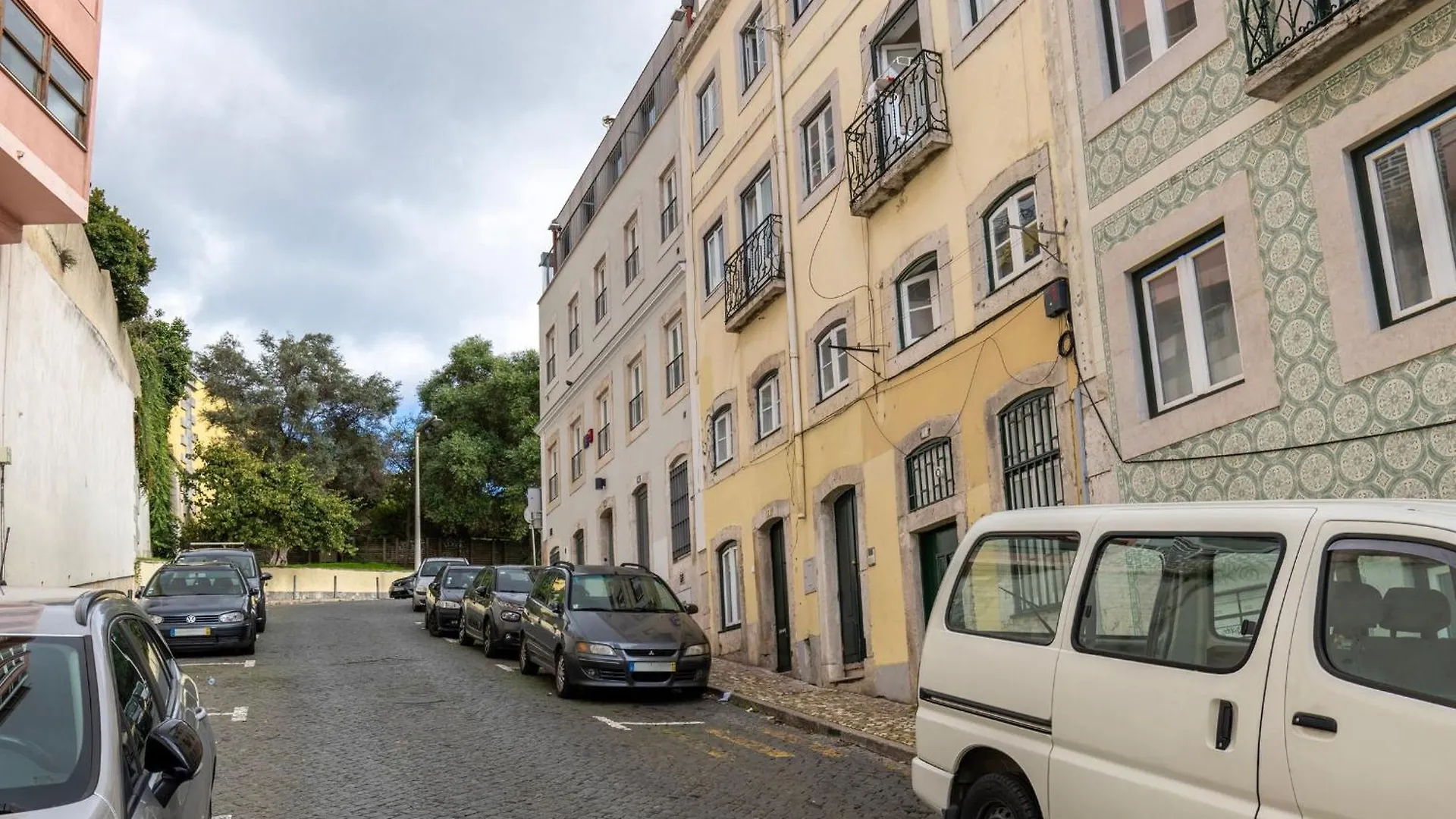 2Bdr Charming Apartment In Graca By Lovelystay Lisbon Portugal