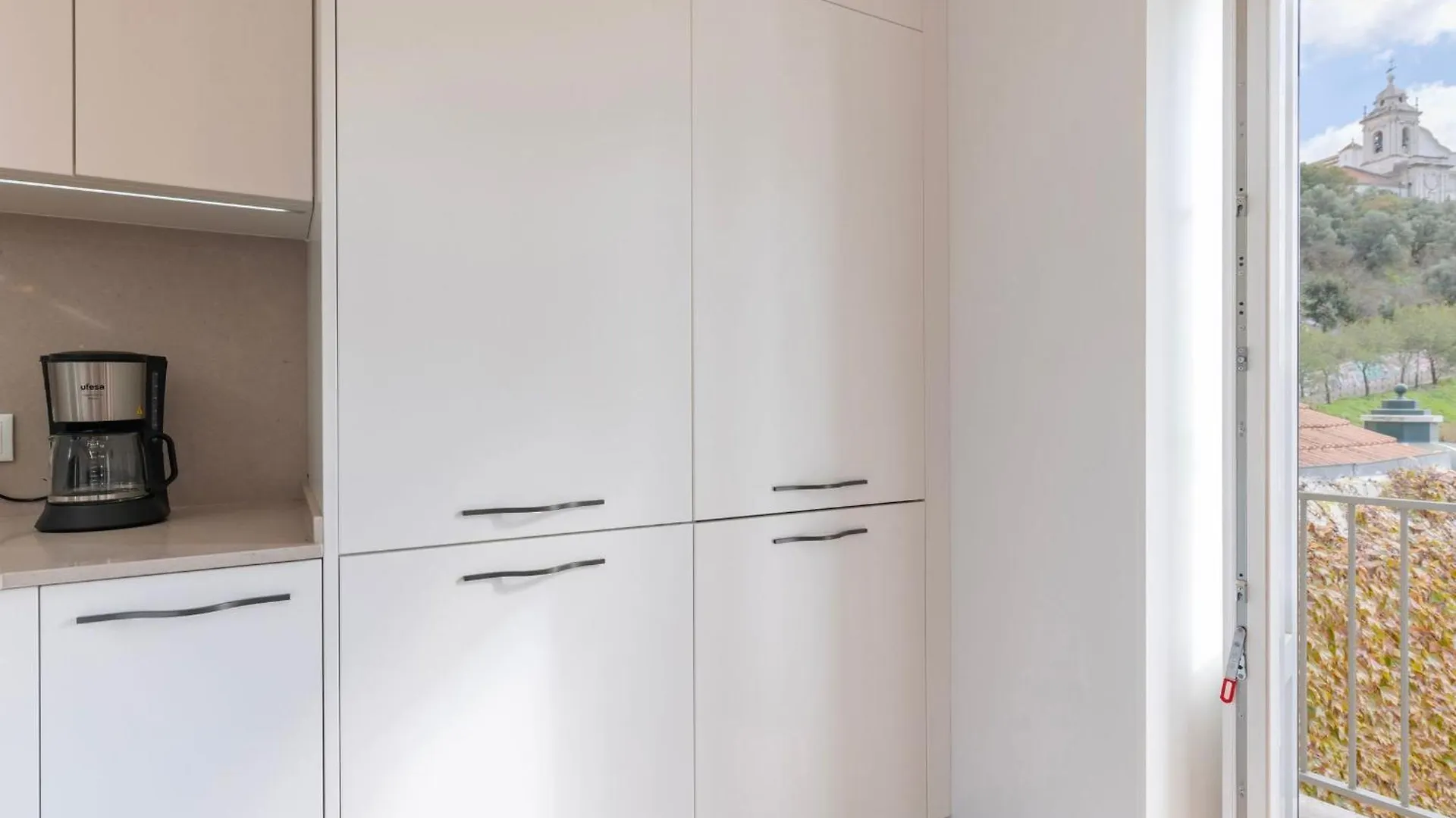 2Bdr Charming Apartment In Graca By Lovelystay Lisbon